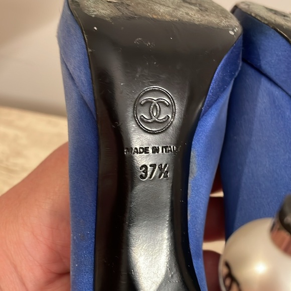 CHANEL Silk Pearl Detail Heels - Picture 10 of 16